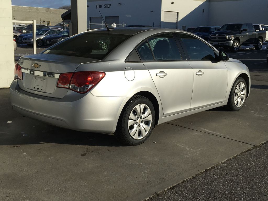 Chevrolet cruze 4dr nb